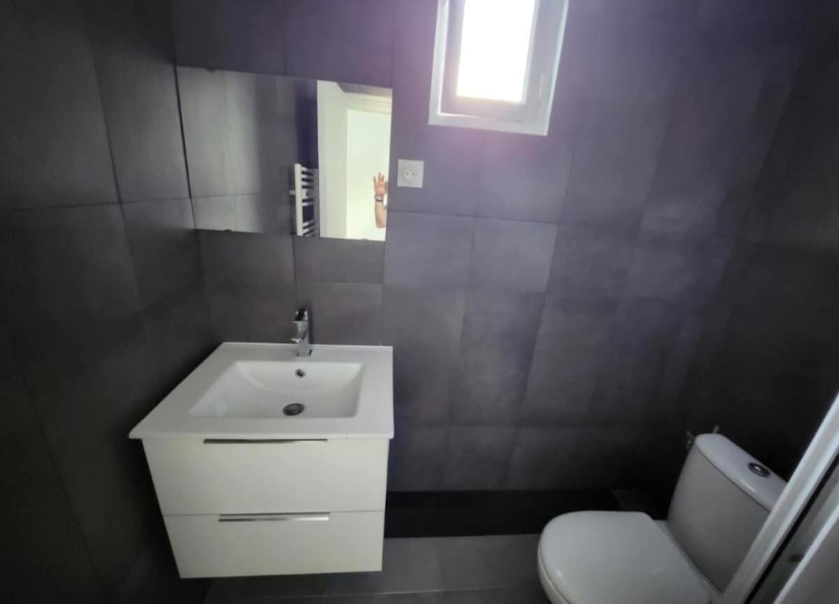 Apartment 2 Pieces Agreable Lumineux Et Calme *